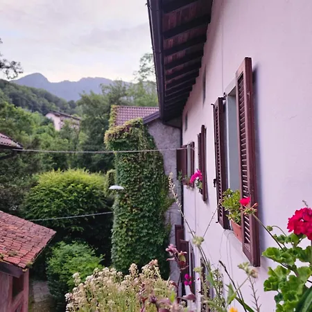 Rustico Leonardo - La Dolce Italiana Ubytování v soukromí Sant'Omobono Imagna